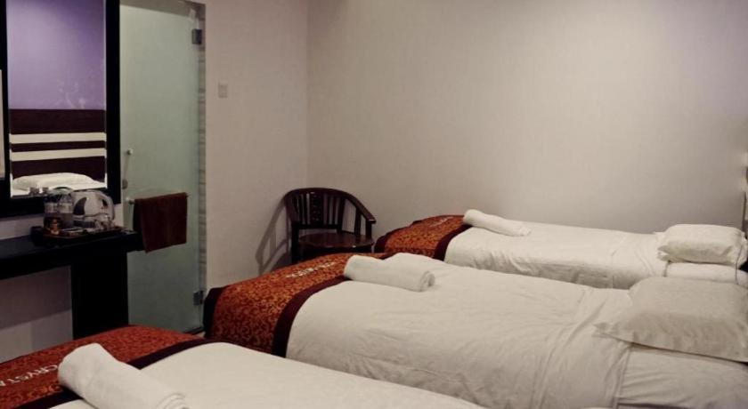 Hotel Kristal Seri Iskandar Exterior photo