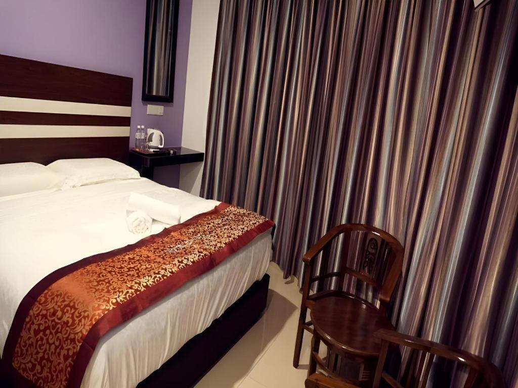 Hotel Kristal Seri Iskandar Exterior photo